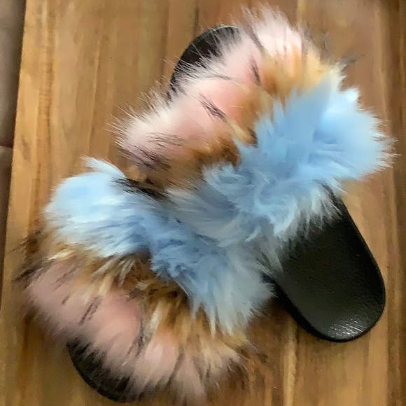 Shoes - 💥sale💥Fashion faux fur slides